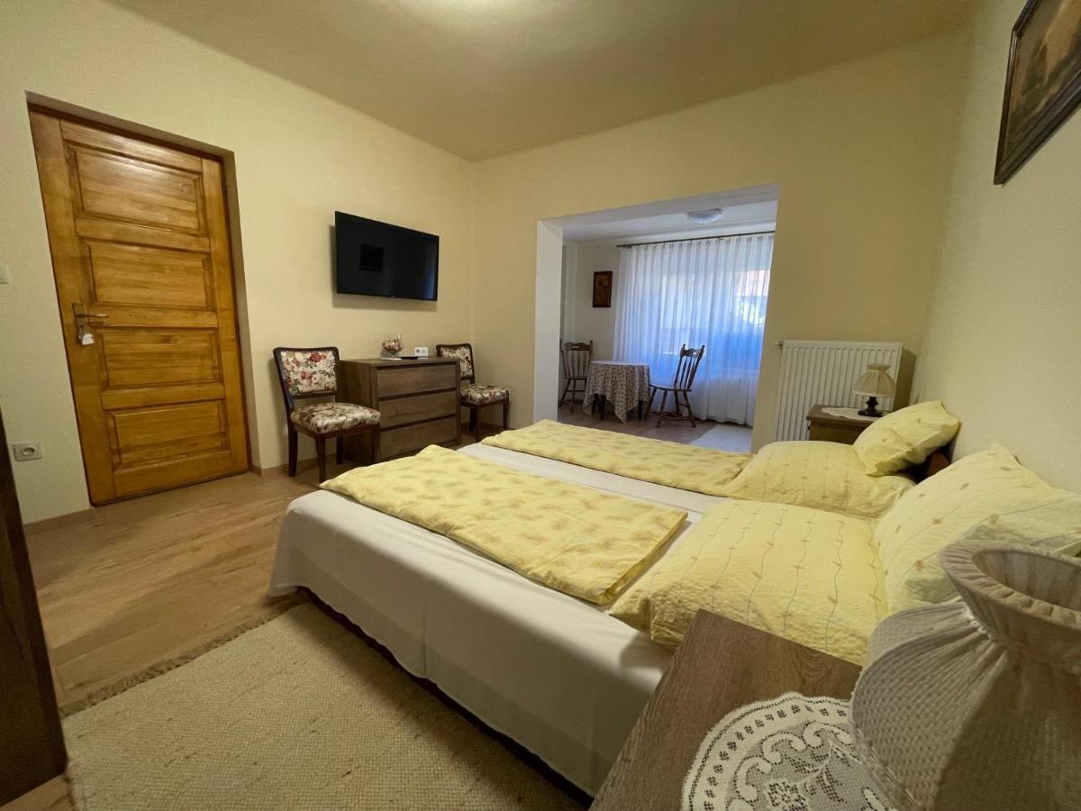 Hotel Kristof Vendeghaz à Bükkszék Extérieur photo